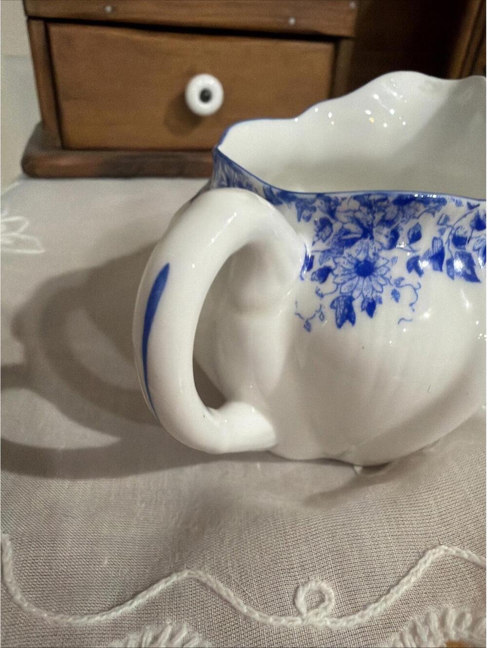 VTG small Creamer pitchers lot 2 Blue Floral Bone china cottage primitive decor - Picture 12 of 15